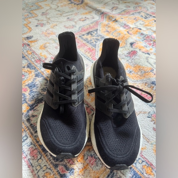 adidas Shoes - Women’s Adidas Ultraboost Running shoes sz 8 black and white